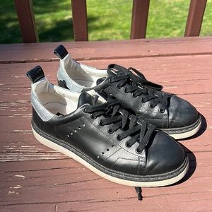 Golden Goose Deluxe Starter Black Leather. Size 37.